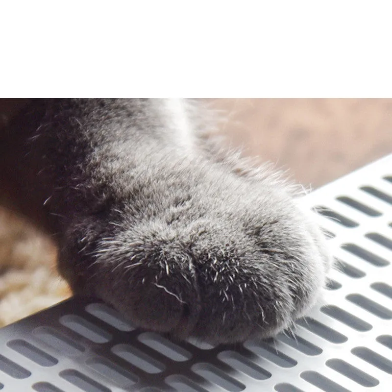 Semi-enclosed litter box