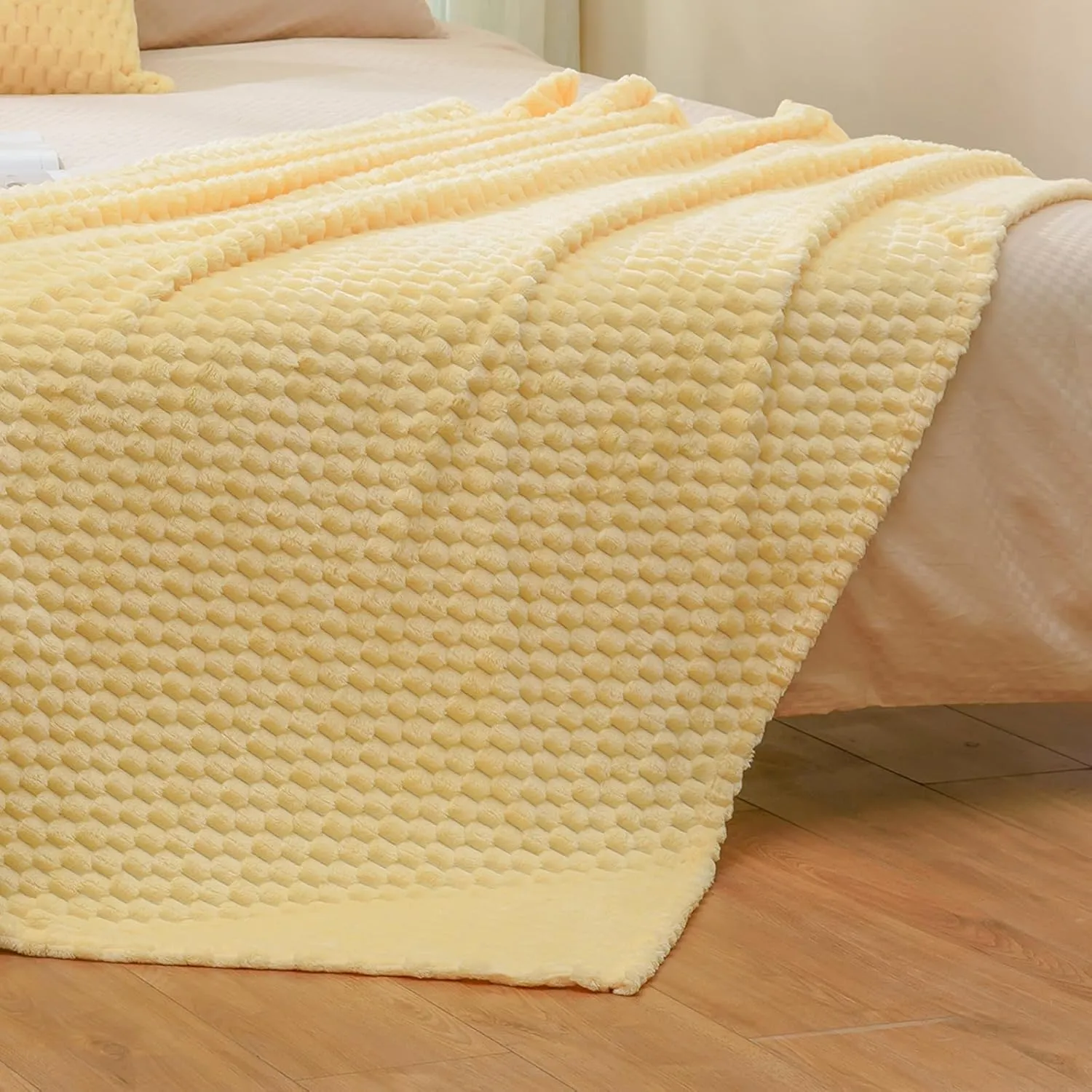 Vessia Flannel Fleece Twin Size Blanket(60x80 inch), 3D Jacquard Light Yellow Fuzzy and Warm Blanket for Couch,Sofa, 300GSM Super Soft Touch Cozy Lightweight Bed Home Decor for All-Season
